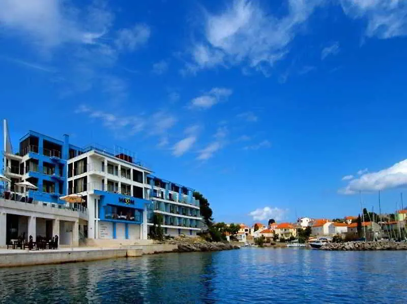 Bozava - Maxim Hotel