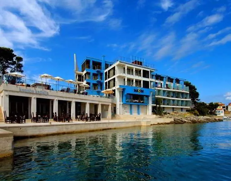 Bozava - Maxim Hotel